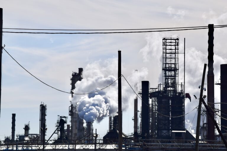 How Shell Is Selling the Petrochemical Buildout as ‘Sustainable’ - DeSmog